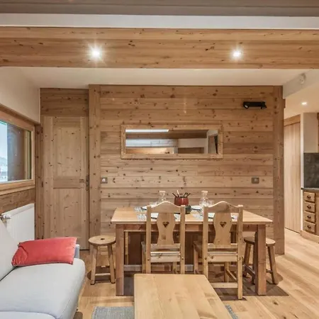 Welcoming With Swimming Pools Near The Slopes Appartement Megève