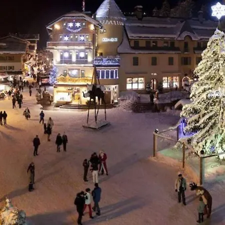 Welcoming With Swimming Pools Near The Slopes