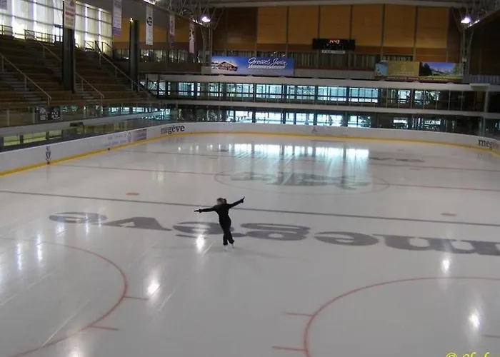 Apartamento Welcoming With Swimming Pools Near The Slopes